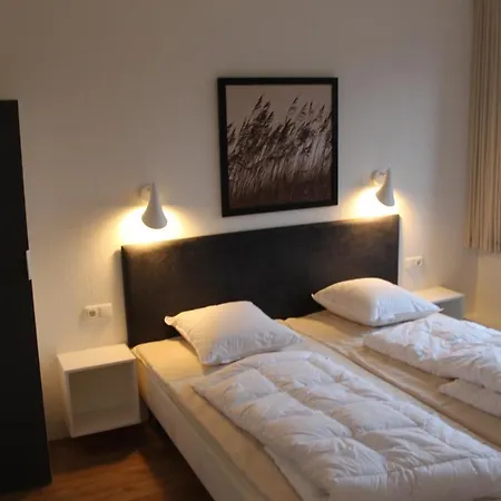 Duenenhaus 8 * Lübeck